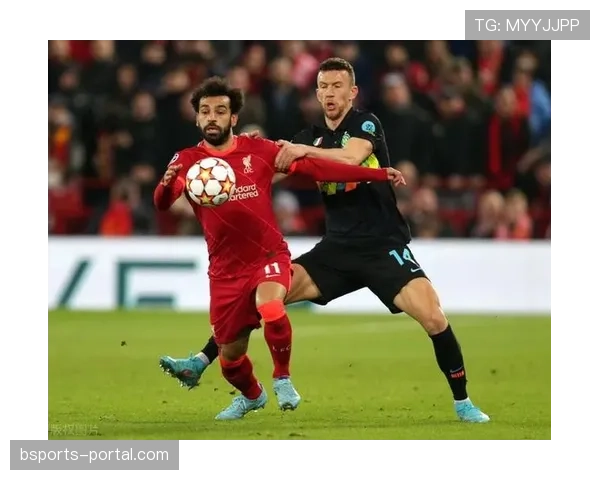 本泽马 vs 莱万：进攻效率与战术角色差异