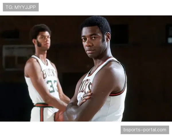 奥斯卡·罗伯特森助攻效率显著高于同代球星拉开球队组织差距