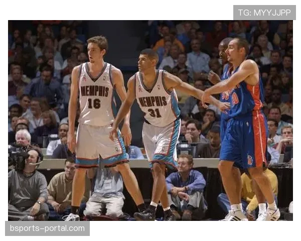 巴蒂尔无球牵制改变防守布局，3D价值凸显