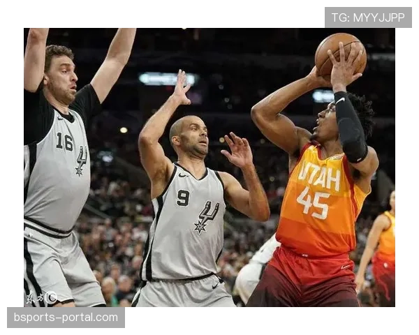 布泽尔挡拆效率提升显著 对比生涯低迷期得分爆发